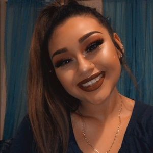 Meet your Posher, Mayra